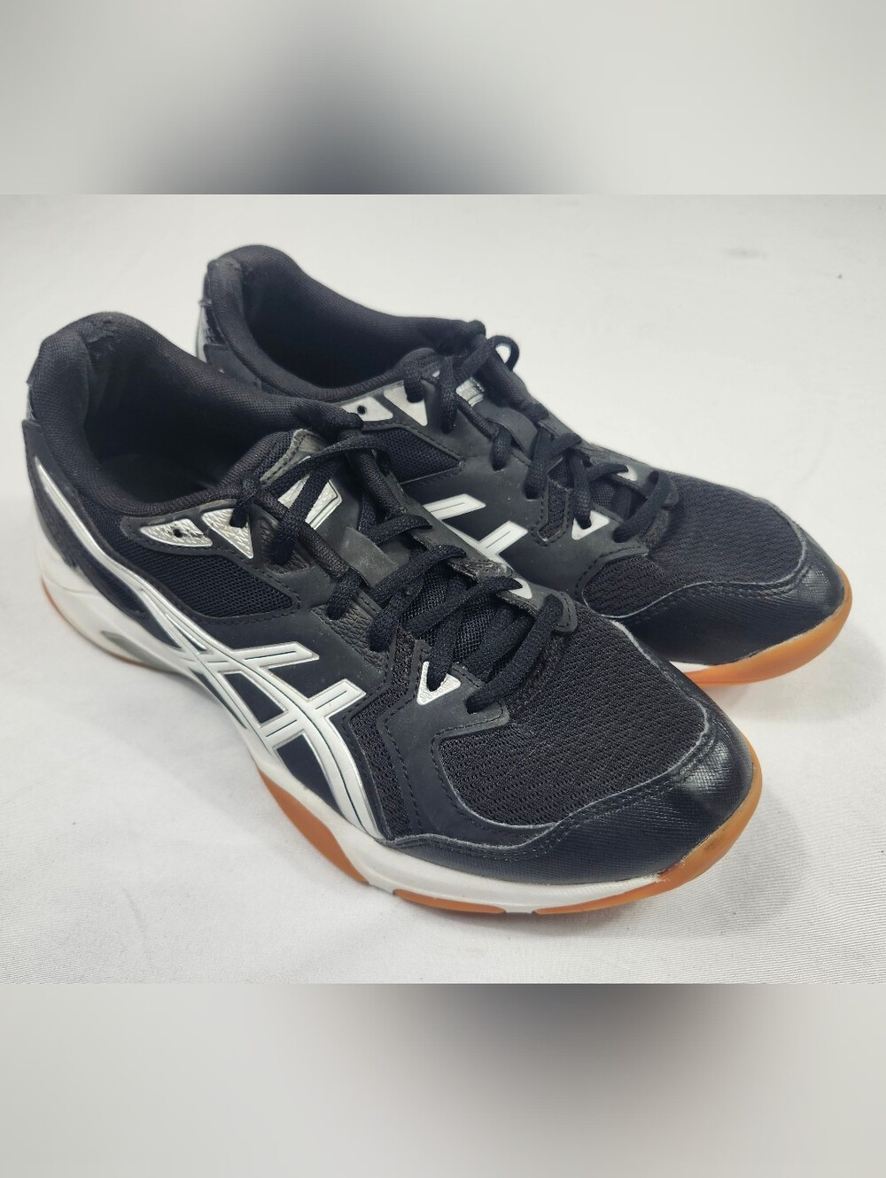 ASICS Athletic Women's Size 10 Black and White Lace Up Training Shoes